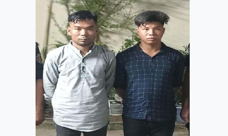 ফটিকছড়িতে বিদেশী পিস্তল ও গুলিসহ মাদক ব্যবসায়ী ও সন্ত্রাসী গ্রেপ্তার