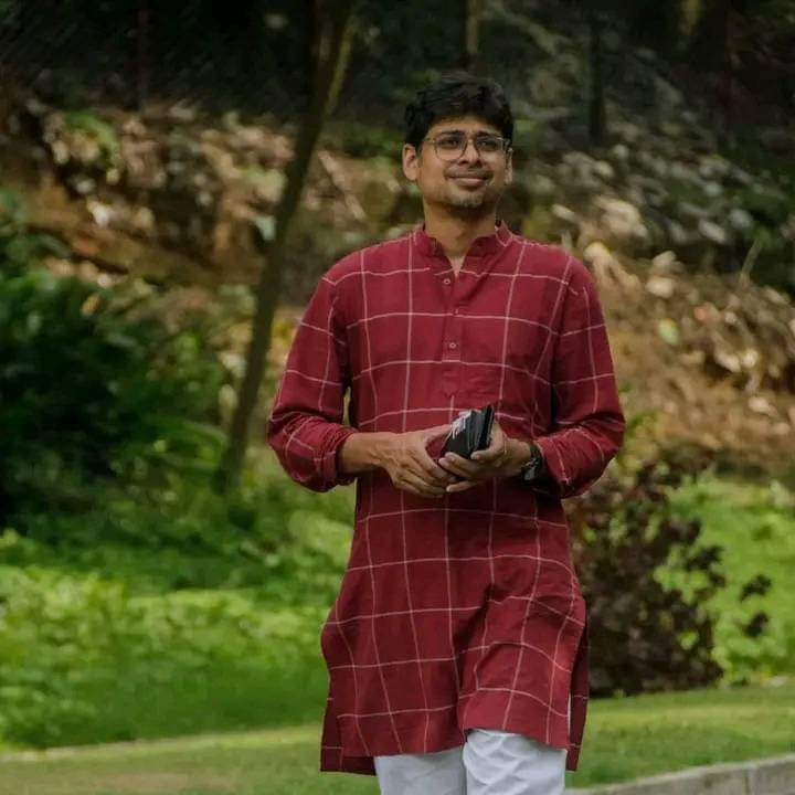 এলজিবিটিকিউ কে সমর্থন করে তোপের মুখে আইনজীবী মনজুর আল মতিন এলজিবিটিকিউ